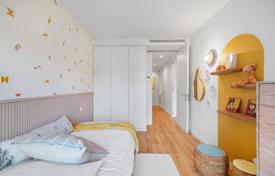 Apartamento de 3 dormitorios con 134 m² con balcón de 21,3 m² y 2 plazas de garaje. 415 000 €