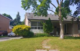 7 dormitorio adosado en North York, Canadá. C$1 115 000