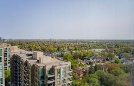 6 dormitorio piso en North York, Canadá. C$1 031 000