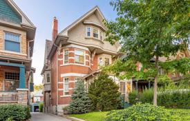 Casa de pueblo – Old Toronto, Toronto, Ontario,  Canadá. C$1 938 000