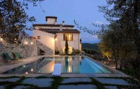 Villa – San Donato In Collina, Toscana, Italia. 8 400 €  por semana