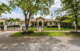 Villa – Coral Gables, Florida, Estados Unidos. 1 400 000 €