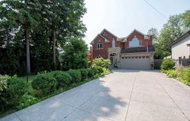Casa de pueblo – North York, Toronto, Ontario,  Canadá. C$2 325 000