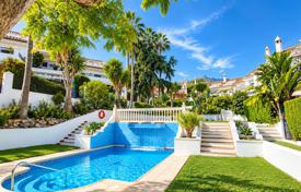 3 dormitorio adosado 213 m² en Marbella, España. 720 000 €