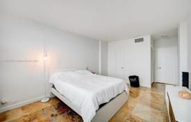 1-dormitorio apartamentos en condominio 76 m² en Miami, Estados Unidos. $275 000