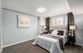 4 dormitorio casa de pueblo en North York, Canadá. C$1 686 000