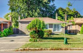 Casa de pueblo – Scarborough, Toronto, Ontario,  Canadá. C$981 000