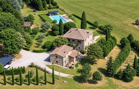 17 dormitorio finca rústica 662 m² en Baschi, Italia. 1 300 000 €