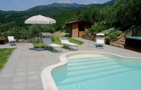 Villa – Arezzo, Toscana, Italia. 3 400 €  por semana