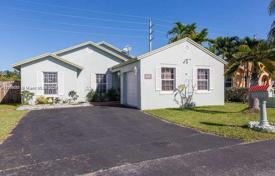 4 dormitorio casa de pueblo 180 m² en Homestead, Estados Unidos. $520 000
