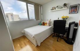 7 dormitorio piso en North York, Canadá. C$829 000