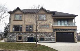 Casa de pueblo – North York, Toronto, Ontario,  Canadá. C$2 146 000