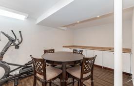 11 dormitorio casa de pueblo en Scarborough, Canadá. C$1 611 000
