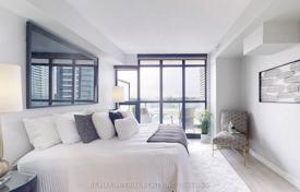 6 dormitorio piso en North York, Canadá. C$954 000