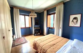 3 dormitorio villa 190 m² en Florencia, Italia. 1 200 000 €