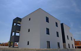 5 dormitorio piso 170 m² en Vrsi, Croacia. 500 000 €