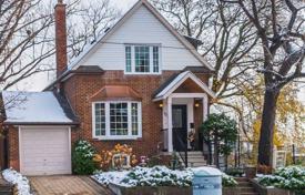 Casa de pueblo – Etobicoke, Toronto, Ontario,  Canadá. C$1 143 000