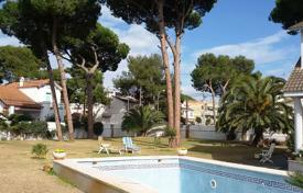 5 dormitorio villa 350 m² en Castelldefells, España. 5 000 €  por semana