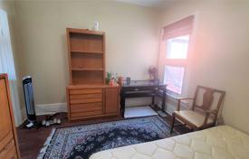 8 dormitorio adosado en Old Toronto, Canadá. C$2 110 000