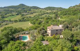 16 dormitorio finca rústica 591 m² en Montepulciano, Italia. 2 400 000 €