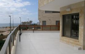 Chalet – Netanya, Center District, Israel. $1 515 000