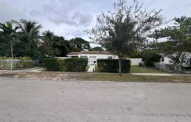Casa de pueblo – North Miami, Florida, Estados Unidos. $495 000