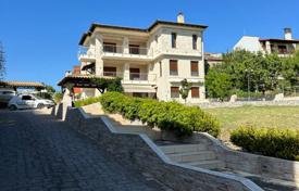 5 dormitorio casa de pueblo 220 m² en Afytos, Grecia. 670 000 €