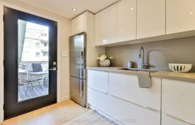 6 dormitorio adosado en Old Toronto, Canadá. C$1 340 000