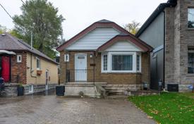 Casa de pueblo – Pape Avenue, Toronto, Ontario,  Canadá. C$1 195 000