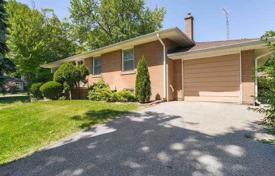 3 dormitorio casa de pueblo en Etobicoke, Canadá. C$1 153 000