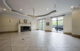 5 dormitorio piso en Etobicoke, Canadá. C$836 000