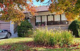 8 dormitorio casa de pueblo en North York, Canadá. C$1 741 000