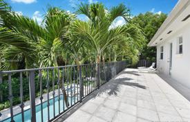 Villa – South Miami, Florida, Estados Unidos. 2 156 000 €