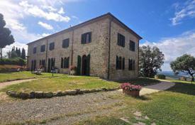 8 dormitorio villa 400 m² en Volterra, Italia. 898 000 €
