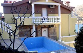 5 dormitorio chalet 218 m² en Donja Lastva, Montenegro. 540 000 €