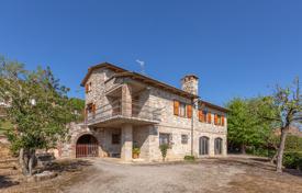 12 dormitorio villa 380 m² en Sarteano, Italia. 530 000 €