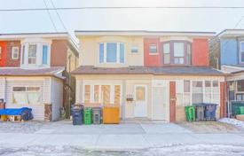 Adosado – Gerrard Street East, Toronto, Ontario,  Canadá. C$1 262 000