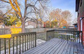 13 dormitorio casa de pueblo en Scarborough, Canadá. C$2 061 000