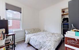 6 dormitorio adosado en Old Toronto, Canadá. C$1 160 000