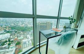 1-dormitorio apartamentos en condominio en Watthana, Tailandia. $222 000