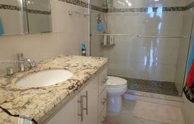 2-dormitorio apartamentos en condominio 115 m² en Hallandale Beach, Estados Unidos. $475 000