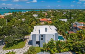 Villa – Key Biscayne, Florida, Estados Unidos. $4 390 000