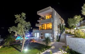5 dormitorio villa 360 m² en Đenovići, Montenegro. 1 300 000 €