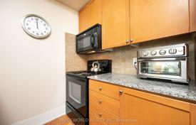5 dormitorio piso en Etobicoke, Canadá. C$839 000