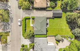 6 dormitorio casa de pueblo en North York, Canadá. C$1 744 000