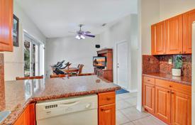 3 dormitorio casa de pueblo 183 m² en Miami, Estados Unidos. $670 000