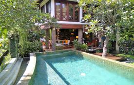 3 dormitorio villa 180 m² en Seminyak, Indonesia. $300 000