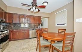 12 dormitorio casa de pueblo en York, Canadá. C$1 640 000
