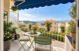 3 dormitorio piso en Niza, Francia. 320 000 €