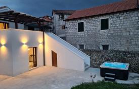 3 dormitorio casa de pueblo 110 m² en Jelsa, Croacia. 399 000 €